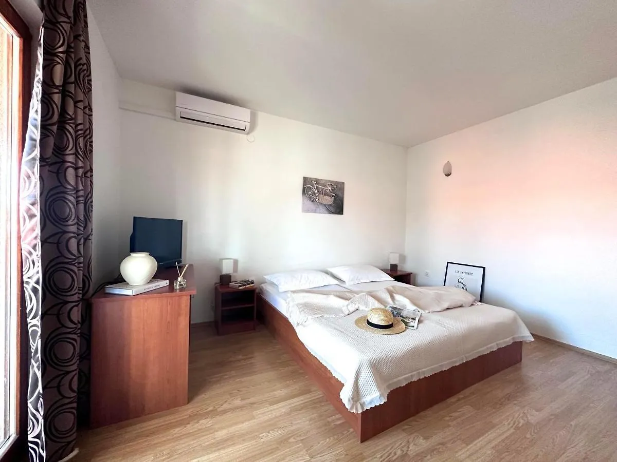 Apartmani Drago Biograd Na Moru Croatia
