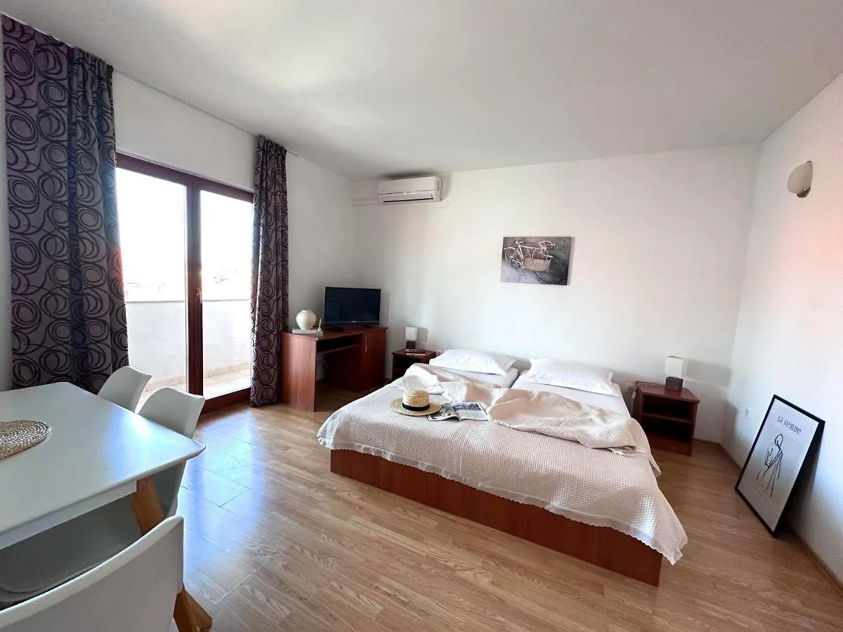Apartmani Drago Biograd Na Moru Apartment