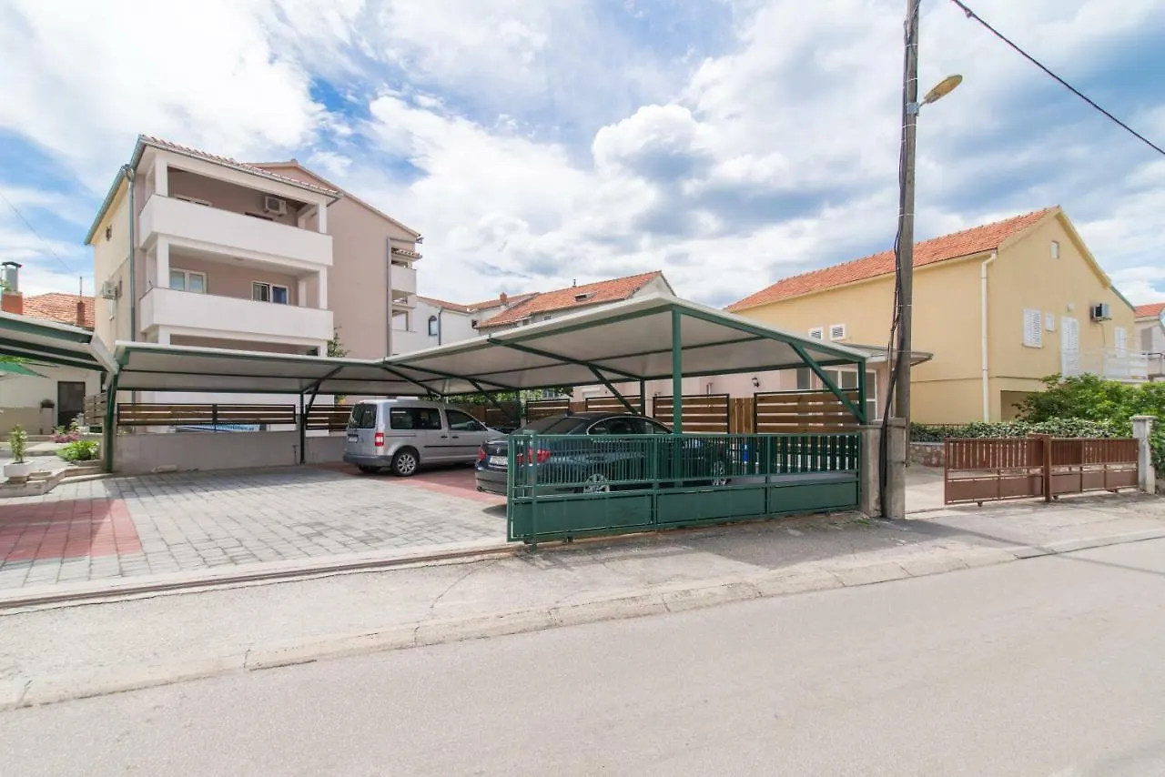 Apartmani Drago Biograd Na Moru Apartment