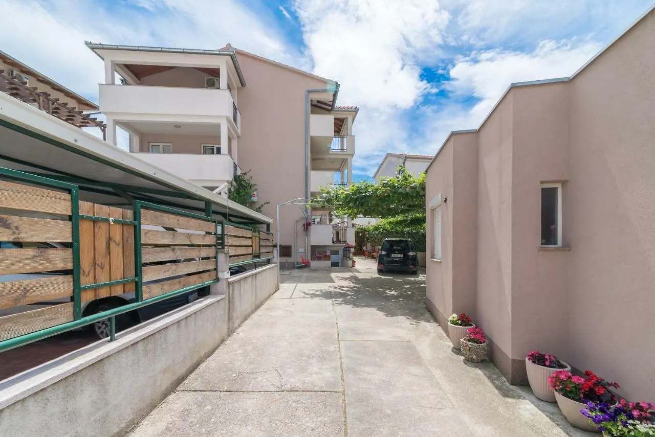 Apartment Apartmani Drago Biograd Na Moru Croatia