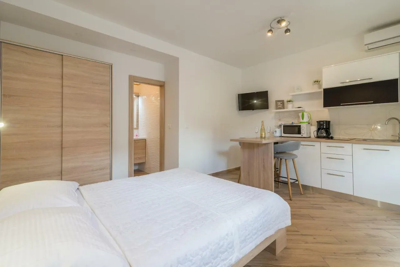 Apartmani Drago Biograd Na Moru
