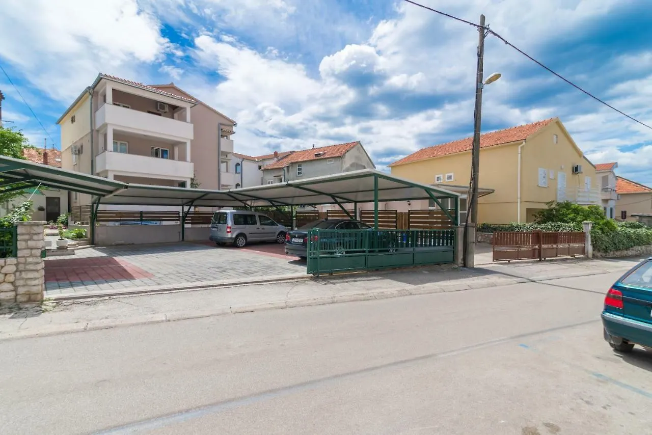 Apartment Apartmani Drago Biograd Na Moru