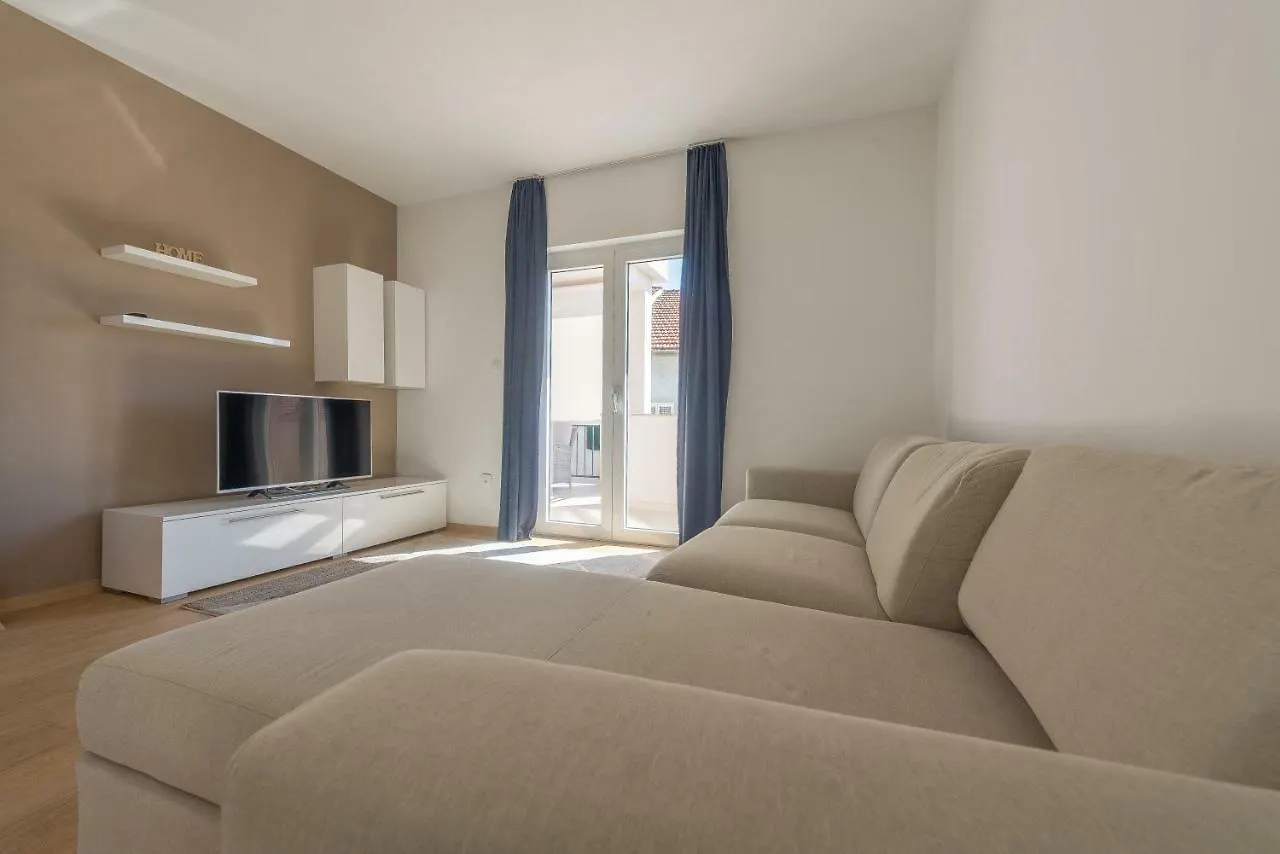 Apartmani Drago Biograd Na Moru Croatia