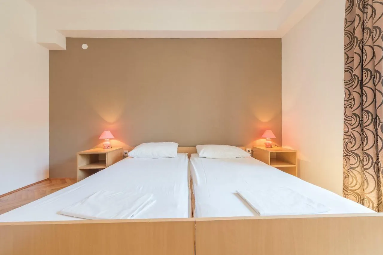 Apartmani Drago Biograd Na Moru 0*,