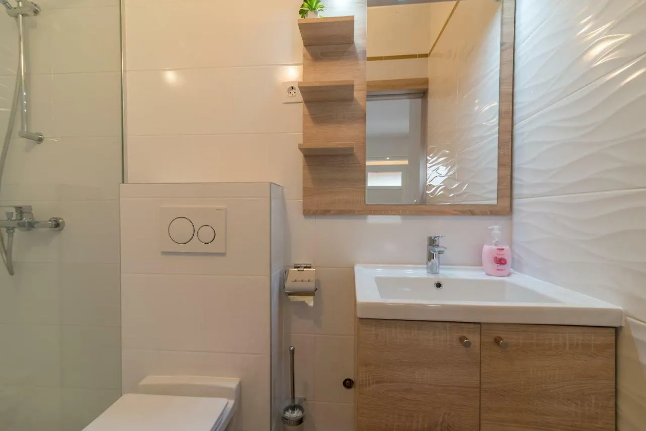 Apartment Apartmani Drago Biograd Na Moru