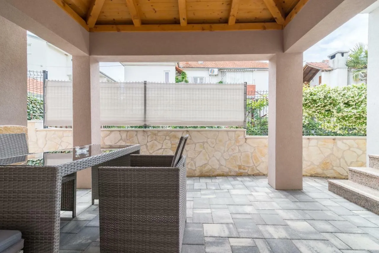 Apartmani Drago Biograd Na Moru Croatia