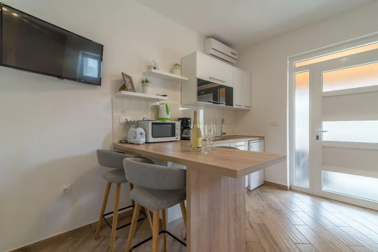Apartmani Drago Biograd Na Moru