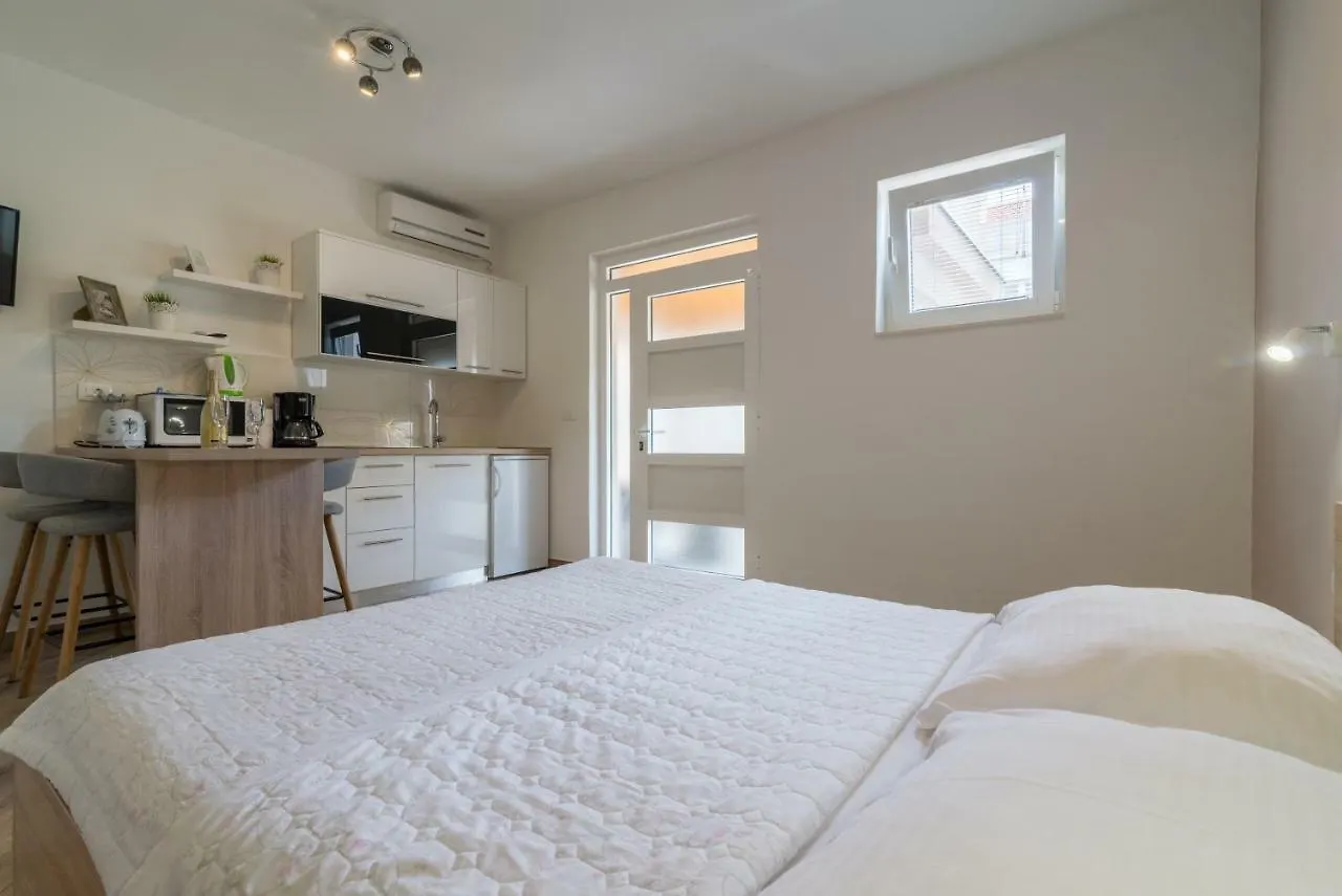 Apartmani Drago Biograd Na Moru 0*,