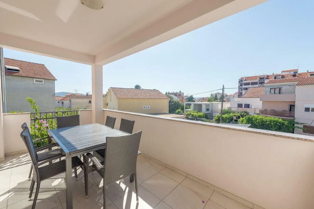 Apartmani Drago Biograd Na Moru 0*,  Croatia