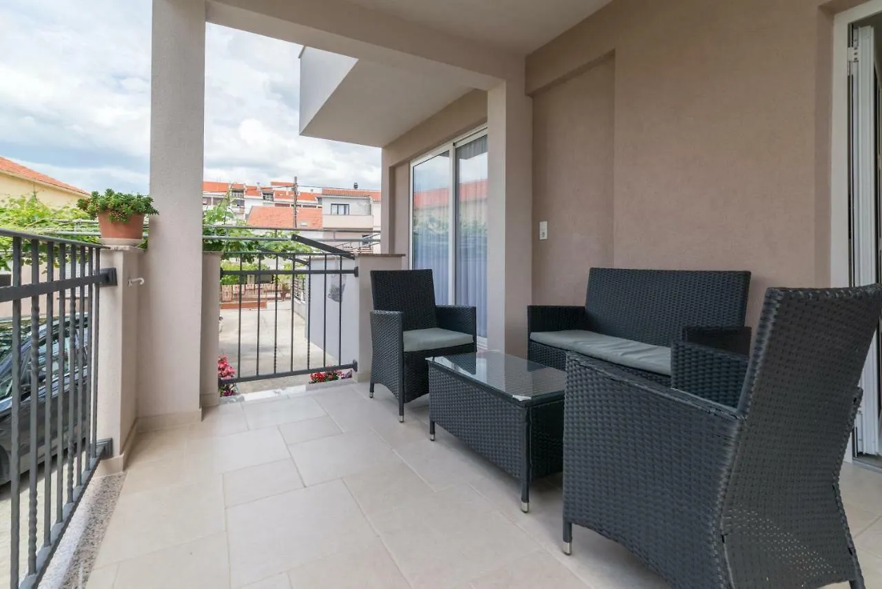 Apartmani Drago Biograd Na Moru Croatia
