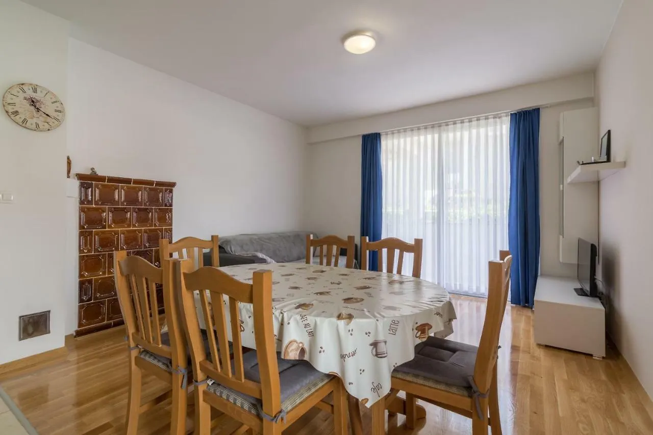 Apartmani Drago Biograd Na Moru