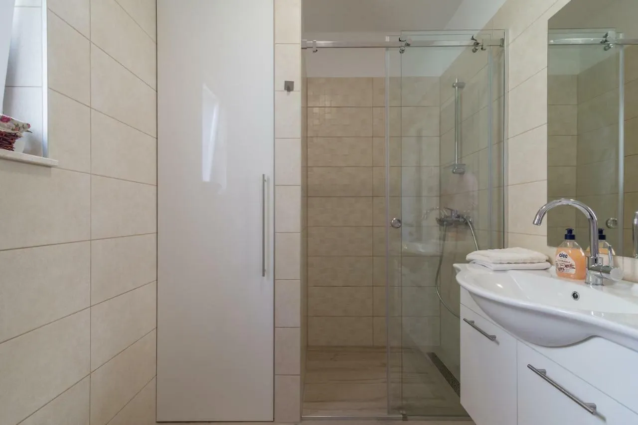 Apartmani Drago Biograd Na Moru Apartment
