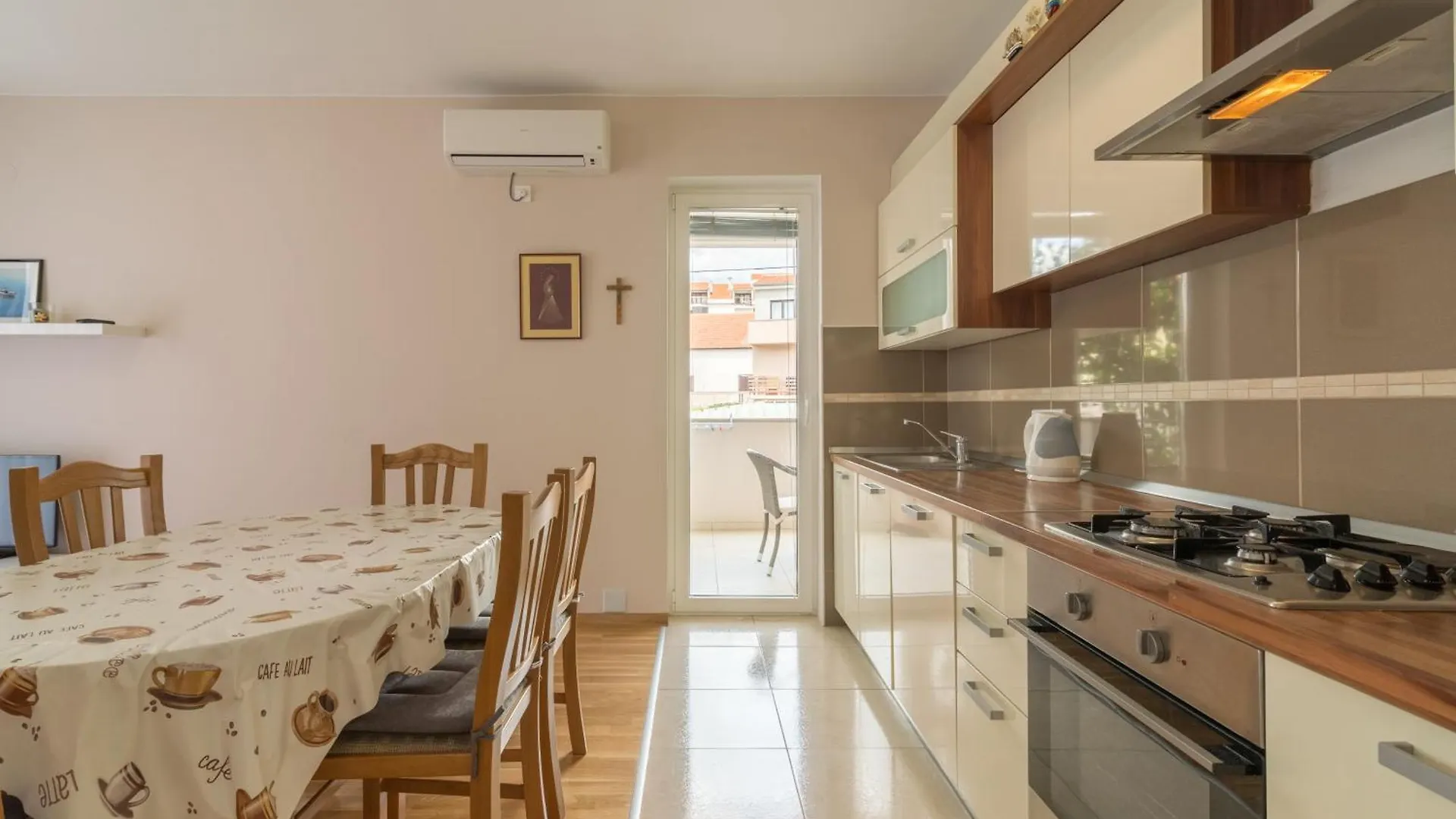 Apartmani Drago Biograd Na Moru 0*,  Croatia