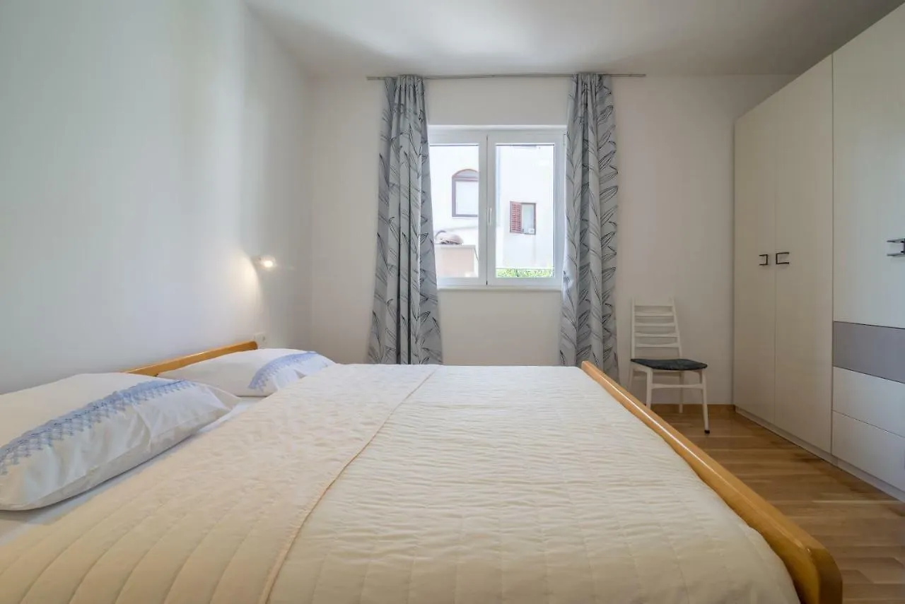 Apartmani Drago Biograd Na Moru