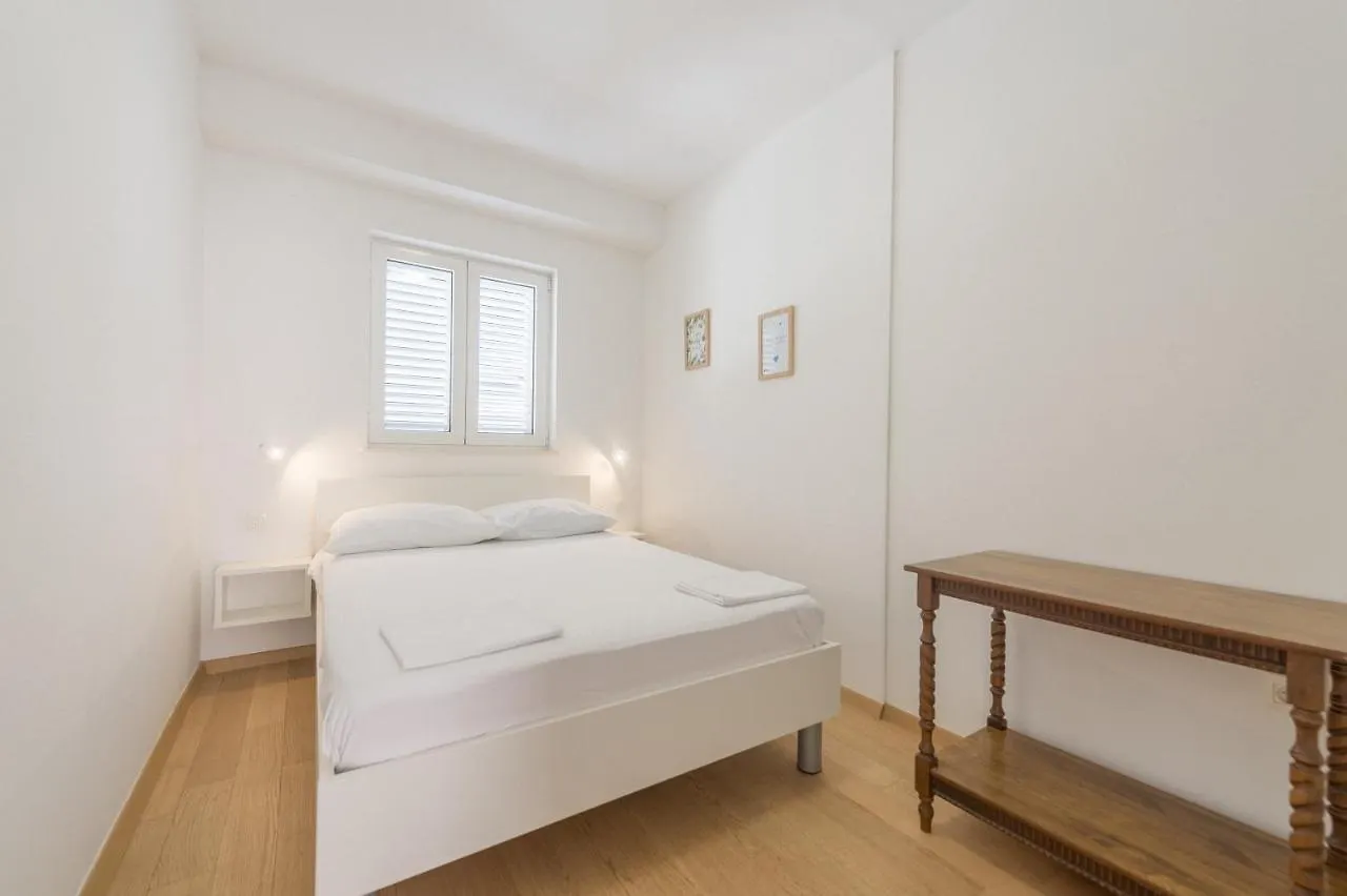 Apartmani Drago Biograd Na Moru 0*,